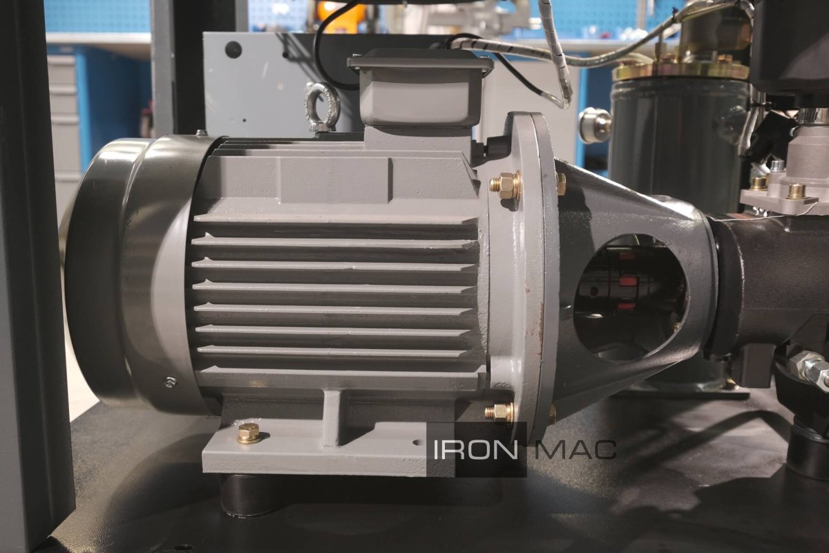 Винтовой компрессор IRONMAC IC 10/8 C VSD IP55