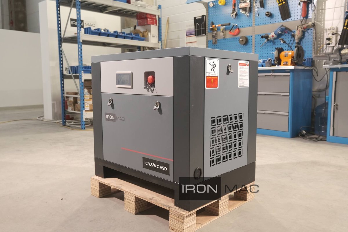 Винтовой компрессор IRONMAC IC 7,5/8 C VSD IP55