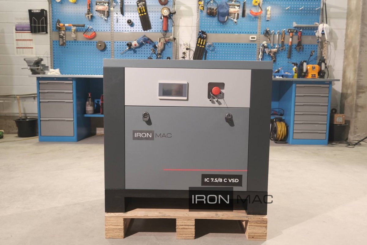 Винтовой компрессор IRONMAC IC 7,5/8 C VSD IP55